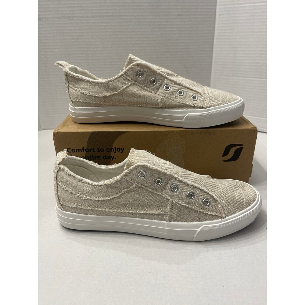 STQ Slip On Shoes Women Casual Sneakers Size 9.5 Beige New In Box